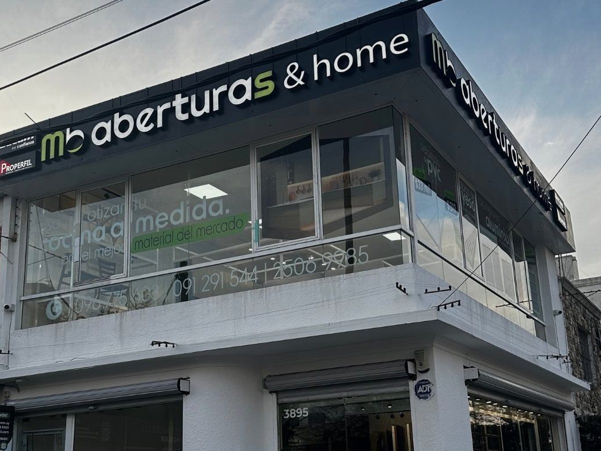 Showroom de MB Aberturas & Home en Av. Italia 3895